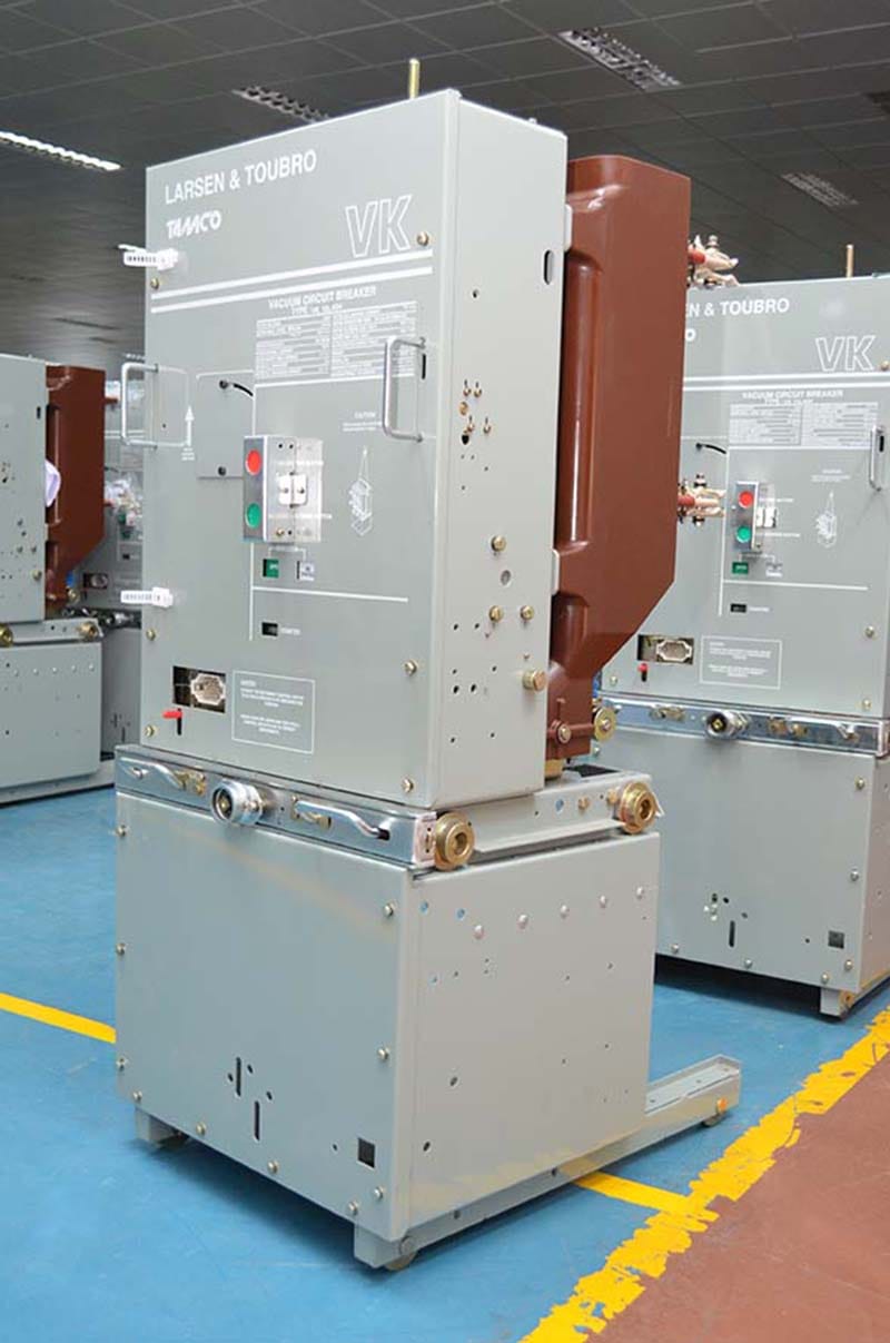 L-and-T-Vacuum-Circuit-Breaker-Panel