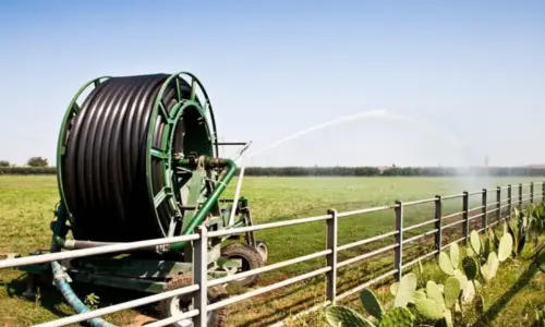 Using Hose Reels for Farm and Landscaping Needs Benefits of Using Hose Reels for Farm and Landscaping Needs<br />